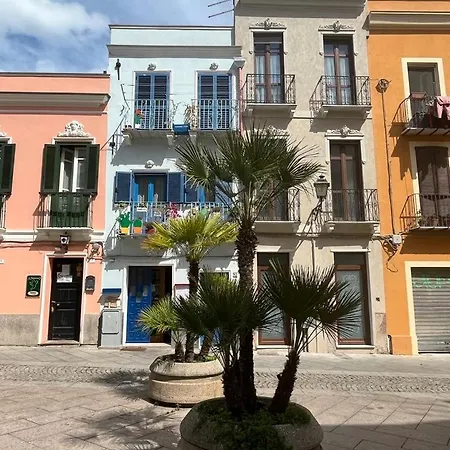 Casa Dede Nel Centro Storico Di 卡利亚里
