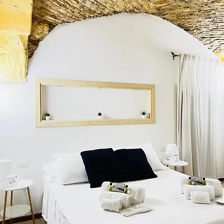 Casa Dede Nel Centro Storico Di * 卡利亚里